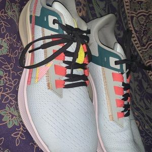 Women’s Nike Zoom Sneakers